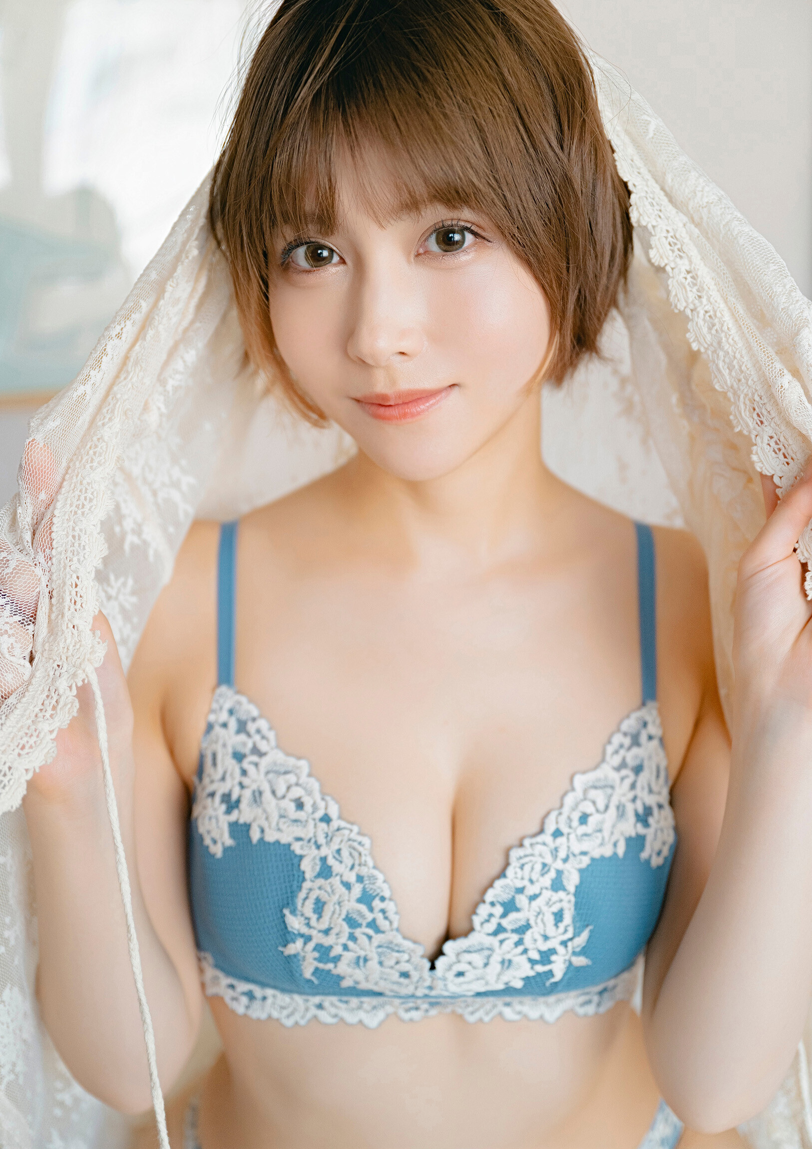 漫画アクションデジタル写真集 えい梨「知的で無邪気に」