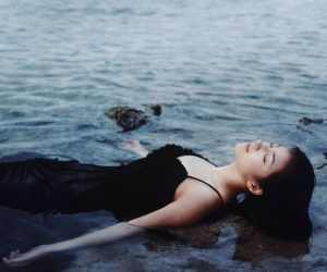 广末凉子《まだ见ぬ世界への扉を押し开ける》